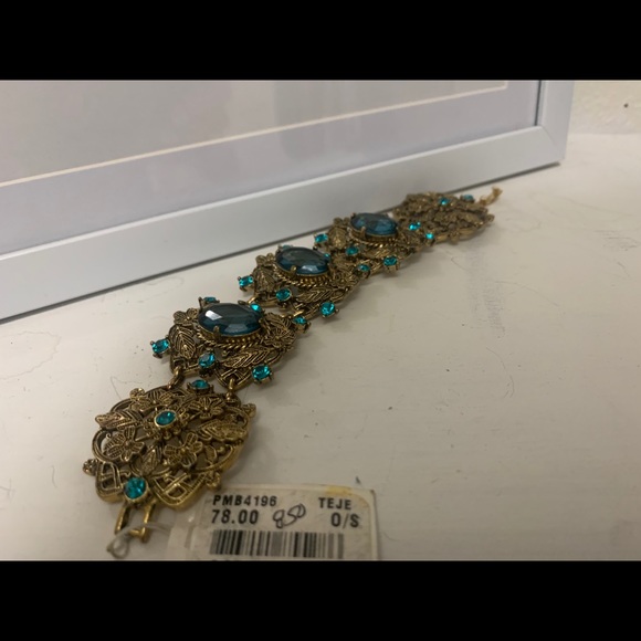 Elegant Vintage Bracelet - Picture 8 of 10